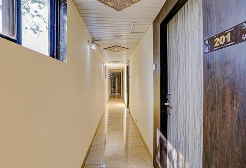 Fabhotel New Prince Palace