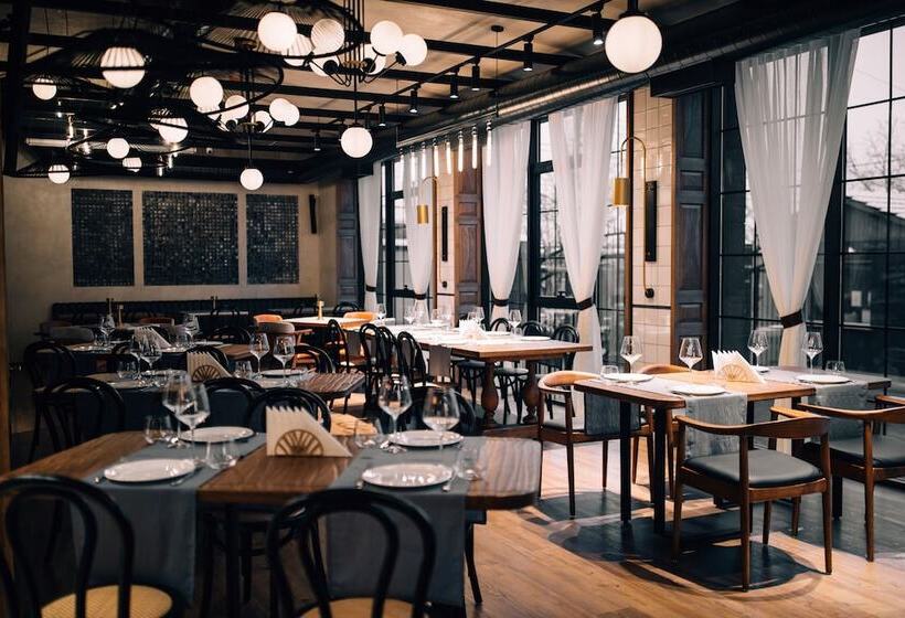 Forest 1961 Hotel & Restaurant