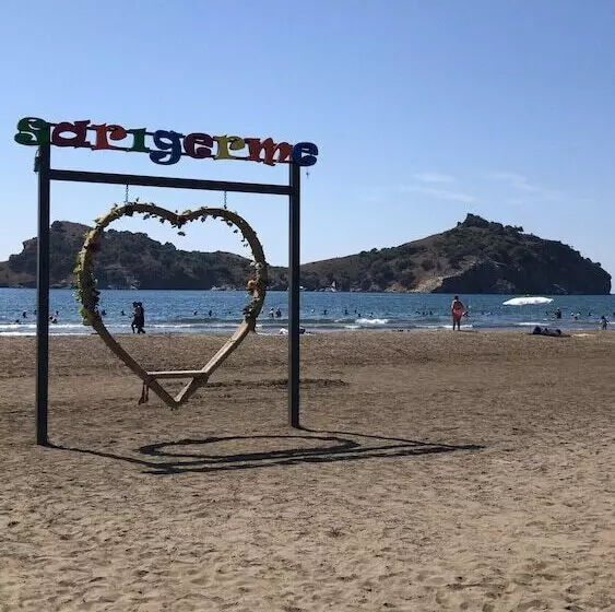 Hotelli Dolphin Park