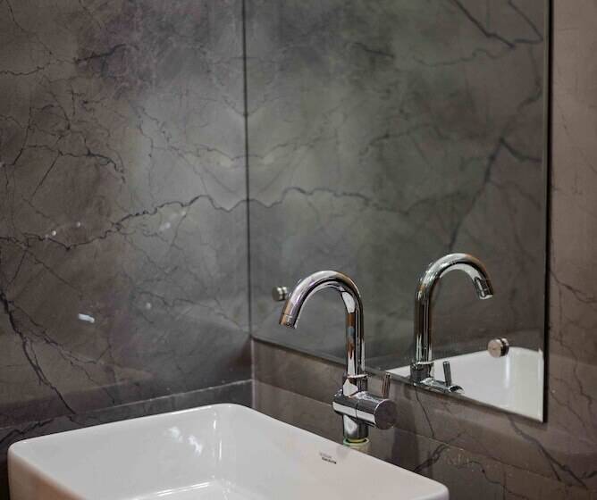 בית מלון כפרי Grand Lotus Dimapur