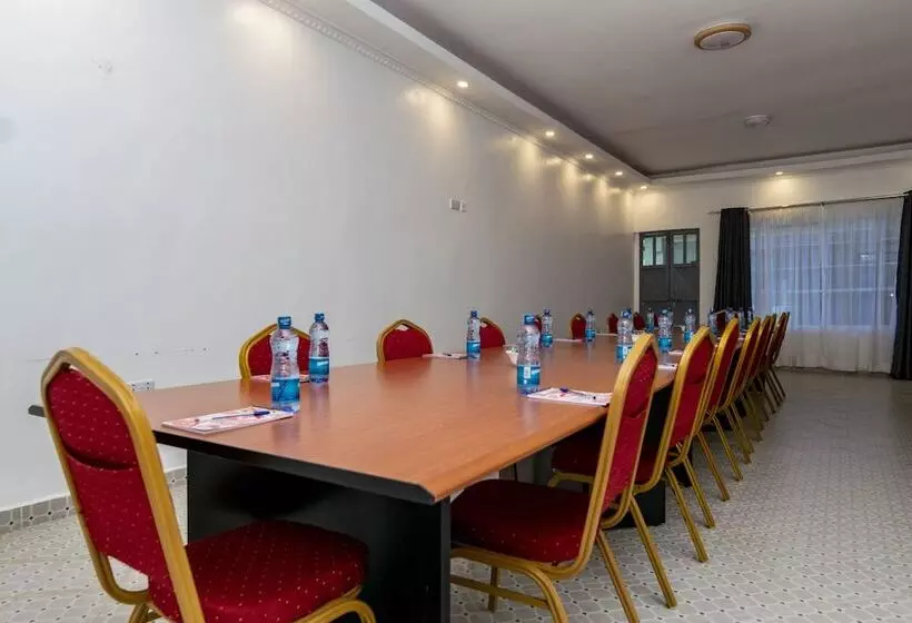 هتل Leisure Apex Resort