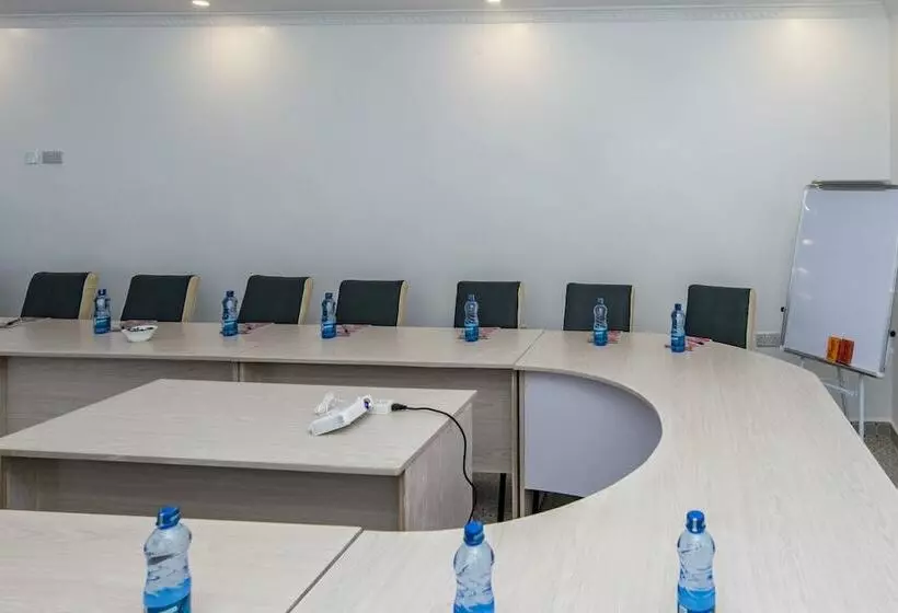 هتل Leisure Apex Resort