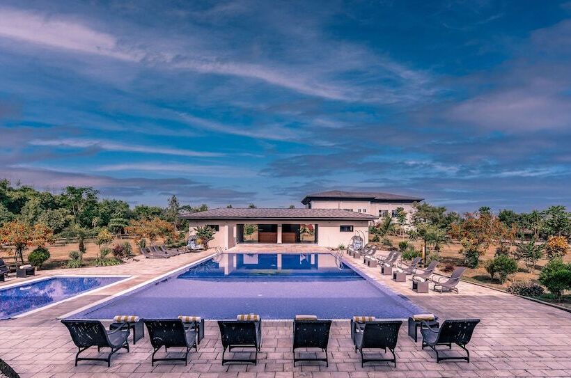 هتل Soaltee Westend Resort Chitwan