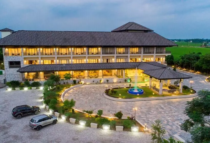 هتل Soaltee Westend Resort Chitwan