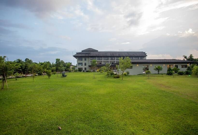 هتل Soaltee Westend Resort Chitwan