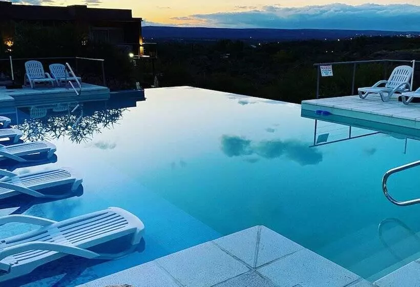 Hotelli Valle Las Piedras Premium Suites