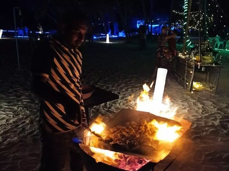 تختخواب و صبحانه Dhonfulhafi Beach View & Spa