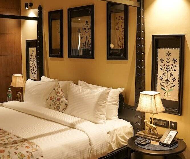 Hotel Aamaghati Wildlife Resort