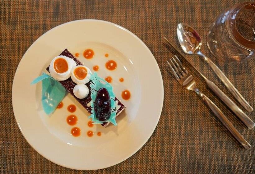 Hotel Aamaghati Wildlife Resort