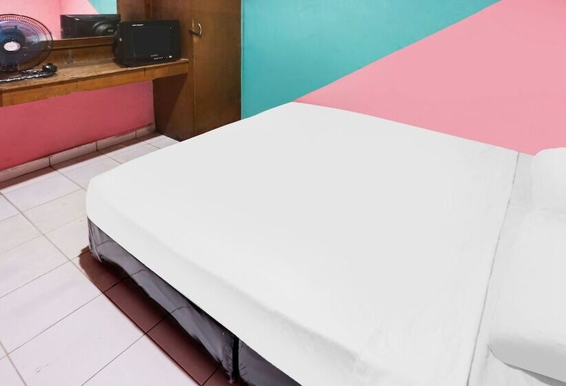 בית מלון כפרי Spot On 91781 Solo Baru Homestay Syariah