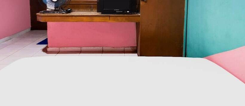 בית מלון כפרי Spot On 91781 Solo Baru Homestay Syariah