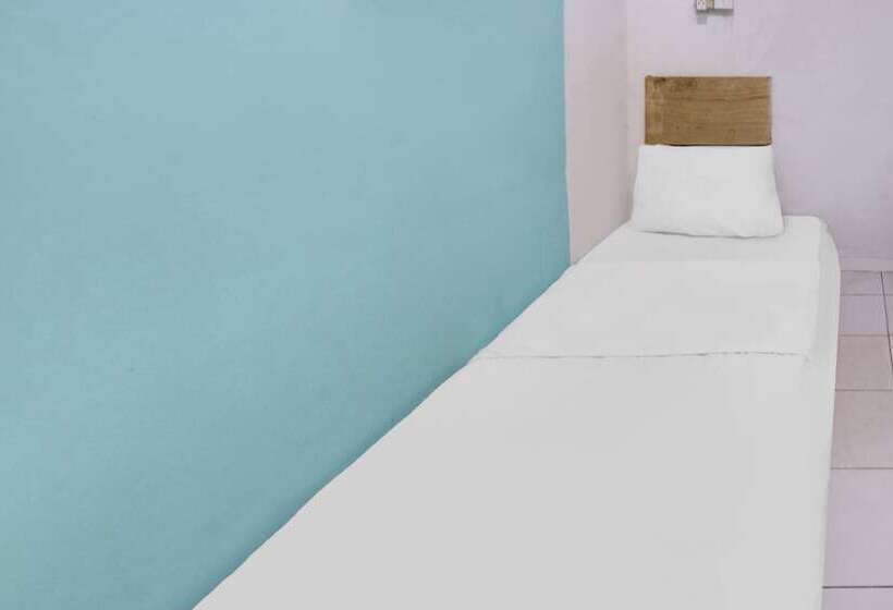 בית מלון כפרי Spot On 91781 Solo Baru Homestay Syariah