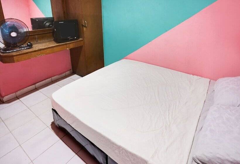 בית מלון כפרי Spot On 91781 Solo Baru Homestay Syariah