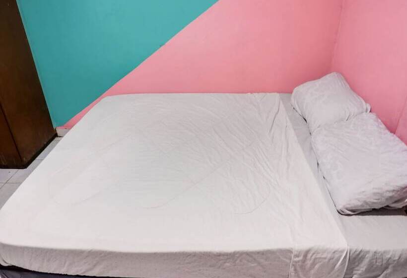 בית מלון כפרי Spot On 91781 Solo Baru Homestay Syariah