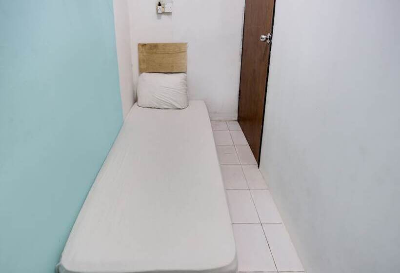 בית מלון כפרי Spot On 91781 Solo Baru Homestay Syariah