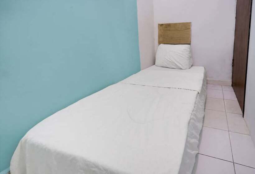 בית מלון כפרי Spot On 91781 Solo Baru Homestay Syariah