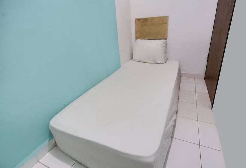 בית מלון כפרי Spot On 91781 Solo Baru Homestay Syariah