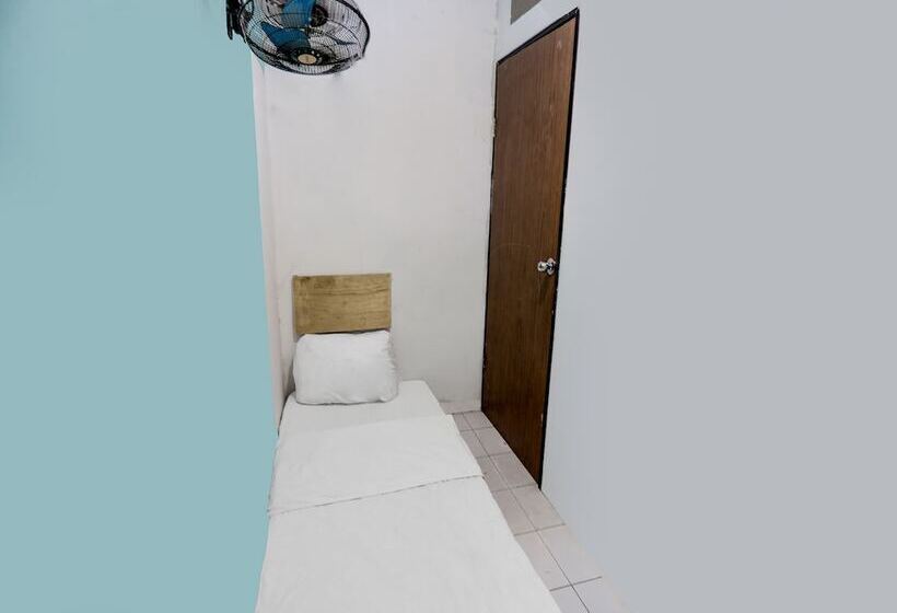 בית מלון כפרי Spot On 91781 Solo Baru Homestay Syariah