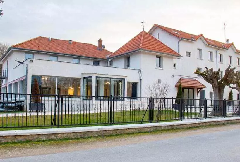 Retkeilymaja La Coudraie – Proche De Disneyland