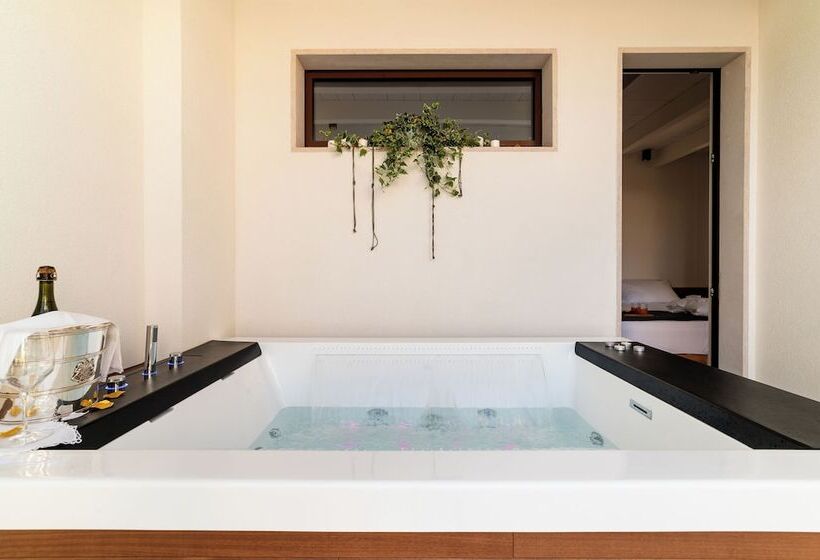 تختخواب و صبحانه Arringo   Stay Comfy