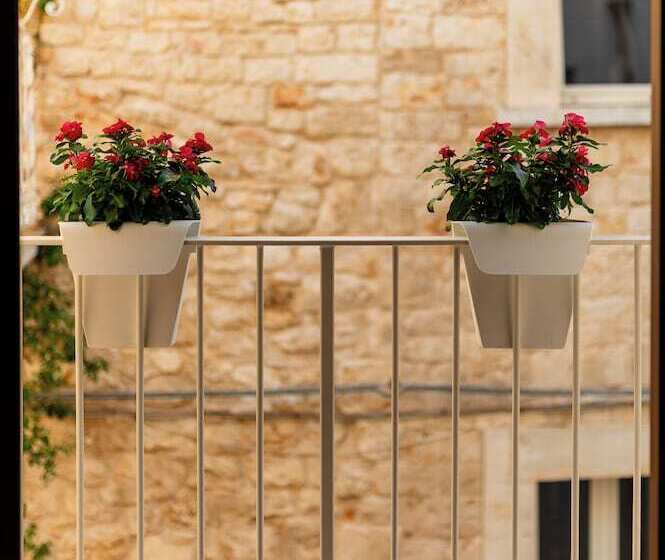 تختخواب و صبحانه Arringo   Stay Comfy