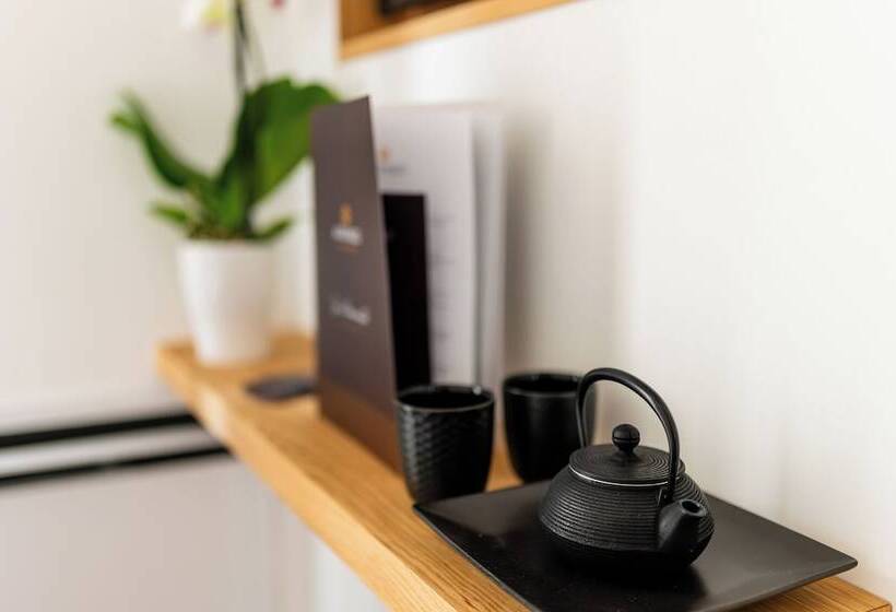 تختخواب و صبحانه Arringo   Stay Comfy