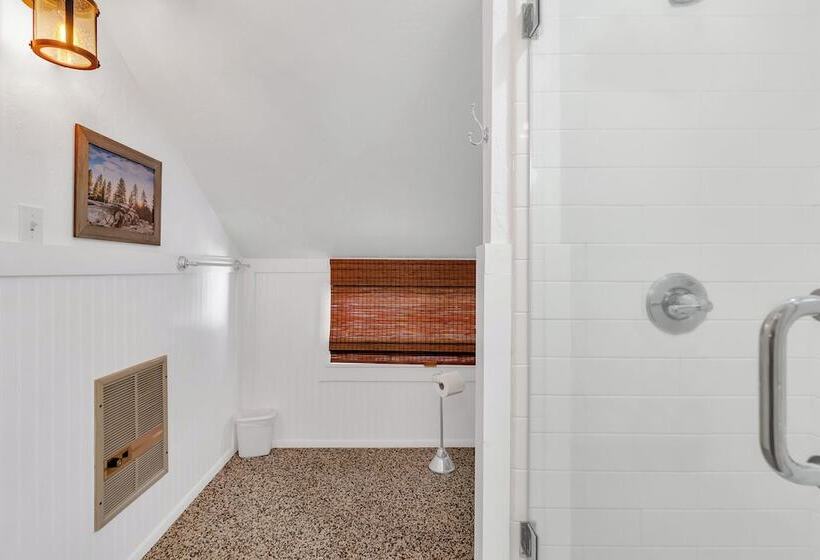 Cc Cabin Full Game Room! Wrap Around Deck!