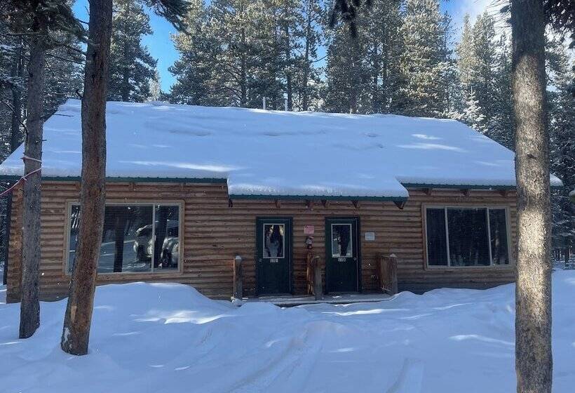 Отель Bear Lodge Resort