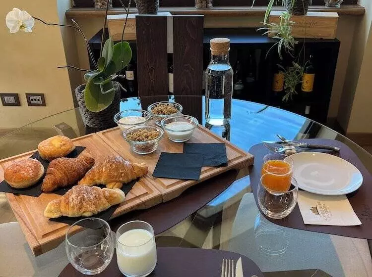 Hotelli Castello Di Pandora