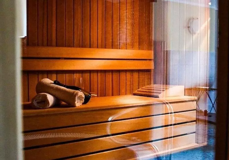 Hotelli Castello Di Pandora