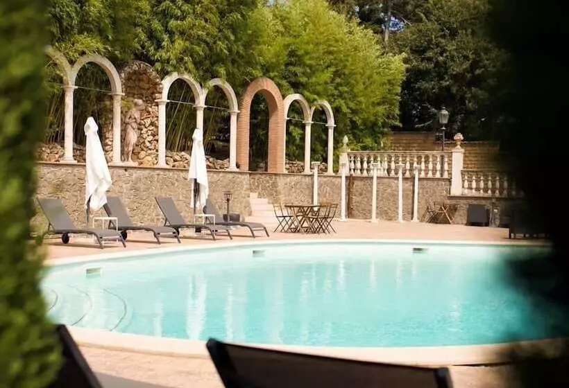 Hotelli Castello Di Pandora