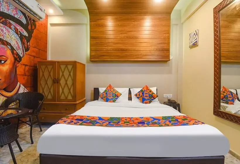 ホテル Fabexpress Corinthia Boutique Rooms   Nr Candolim Beach