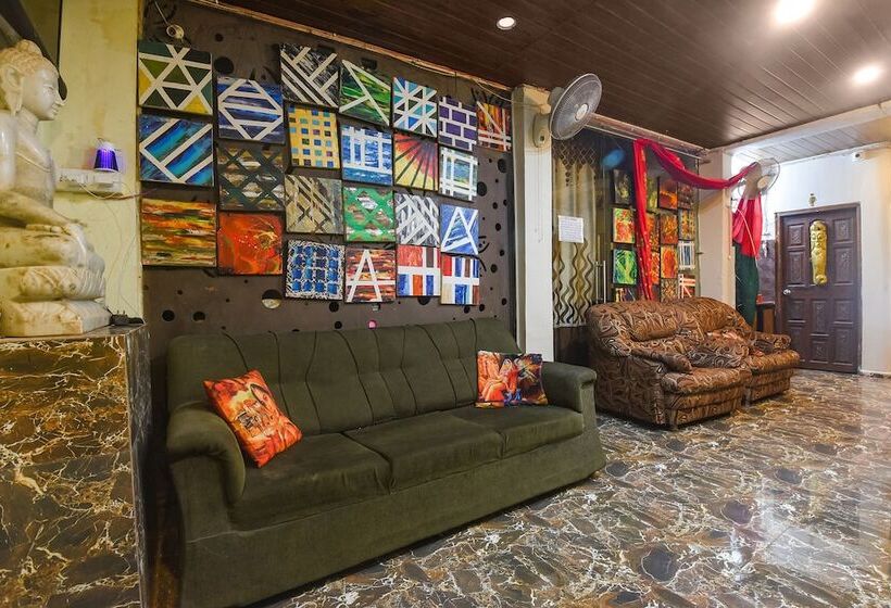 ホテル Fabexpress Corinthia Boutique Rooms   Nr Candolim Beach