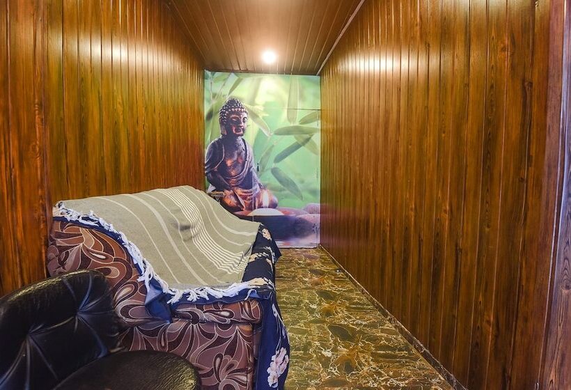 ホテル Fabexpress Corinthia Boutique Rooms   Nr Candolim Beach