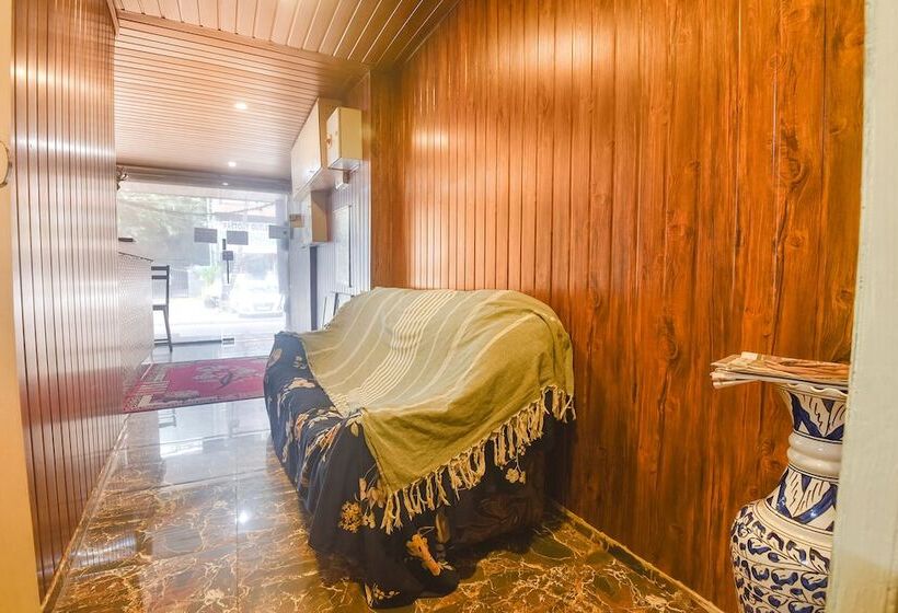 ホテル Fabexpress Corinthia Boutique Rooms   Nr Candolim Beach