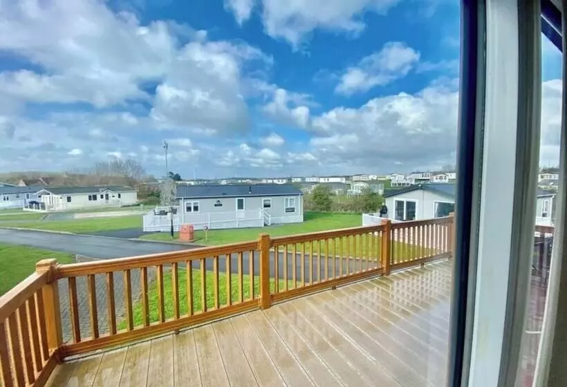 ホテル Impeccable 3 Bed Lodge In Hull