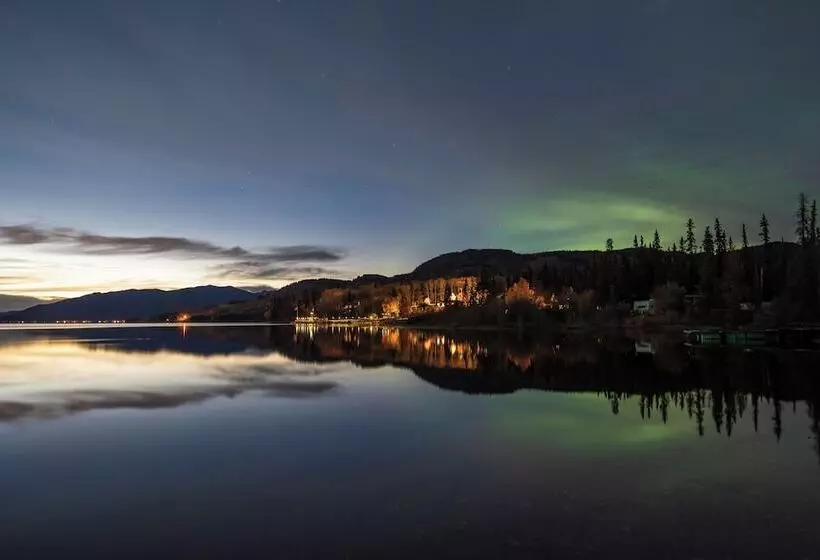 Hotelli Inn On The Lake