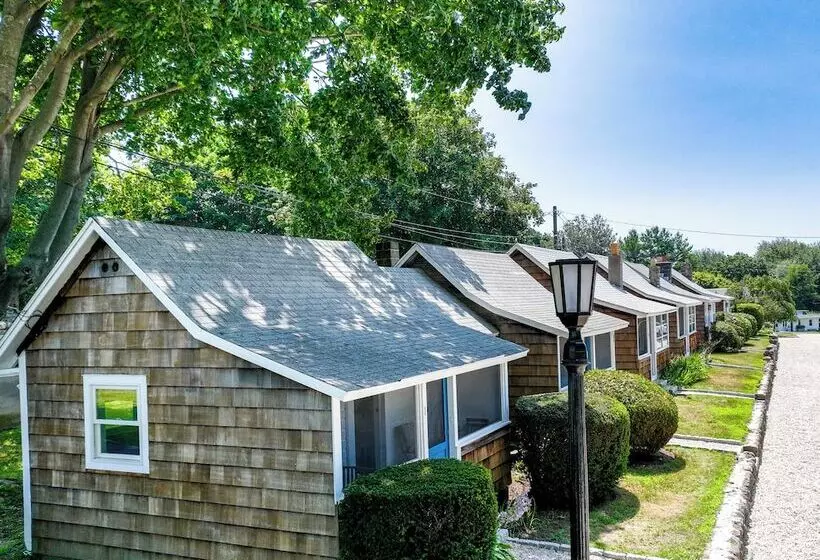 Hotelli Marina Bay Cottages