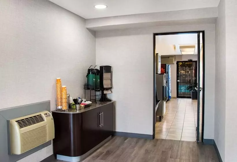 ホテル Quality Inn Santa Fe New Mexico