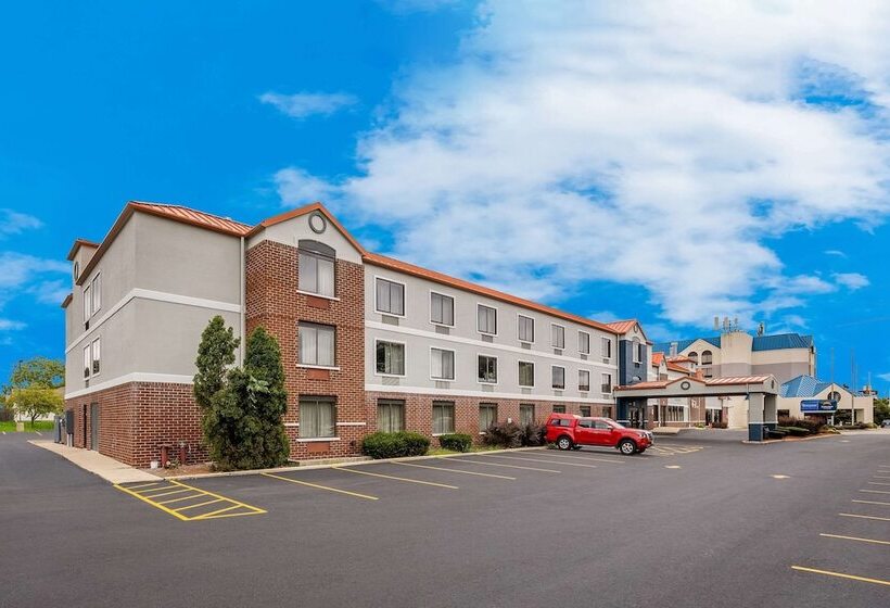 ホテル Suburban Studios Milwaukee Airport