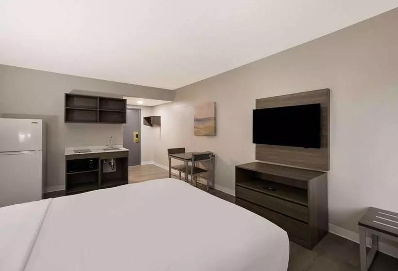 هتل Suburban Studios Milwaukee Airport