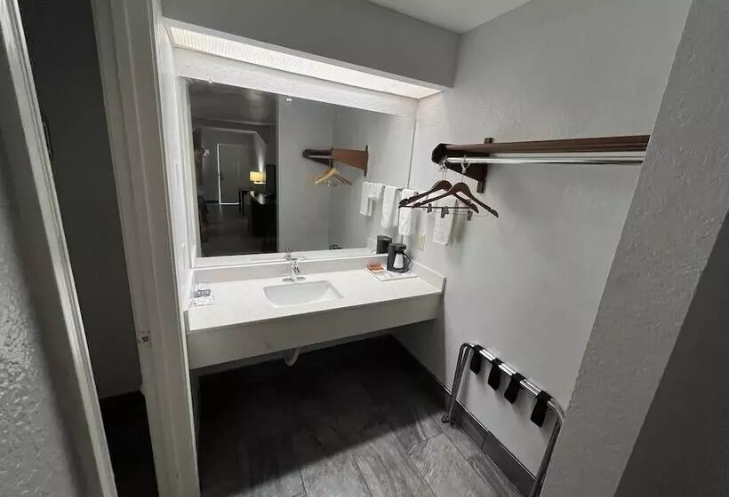 مُتل Atria Inn & Suites