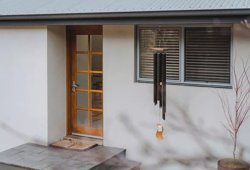 ペンション Modern 3br With Gardens In Waramanga