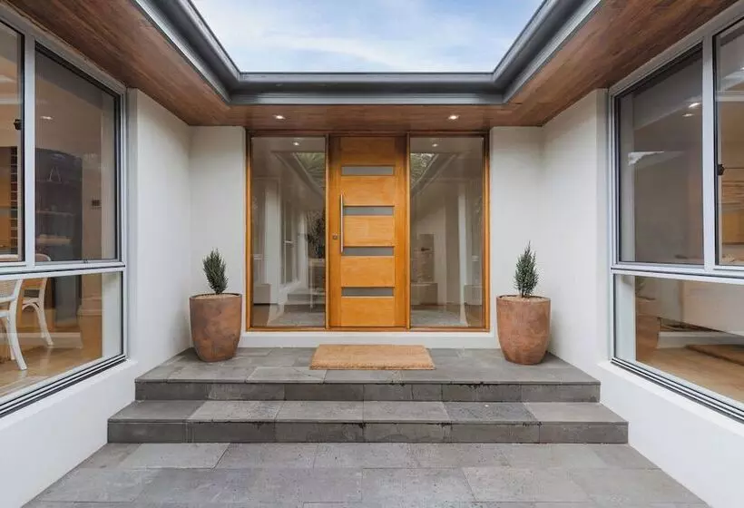 ペンション Modern 3br With Gardens In Waramanga