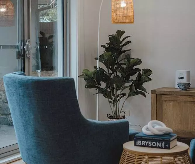 ペンション Modern 3br With Gardens In Waramanga