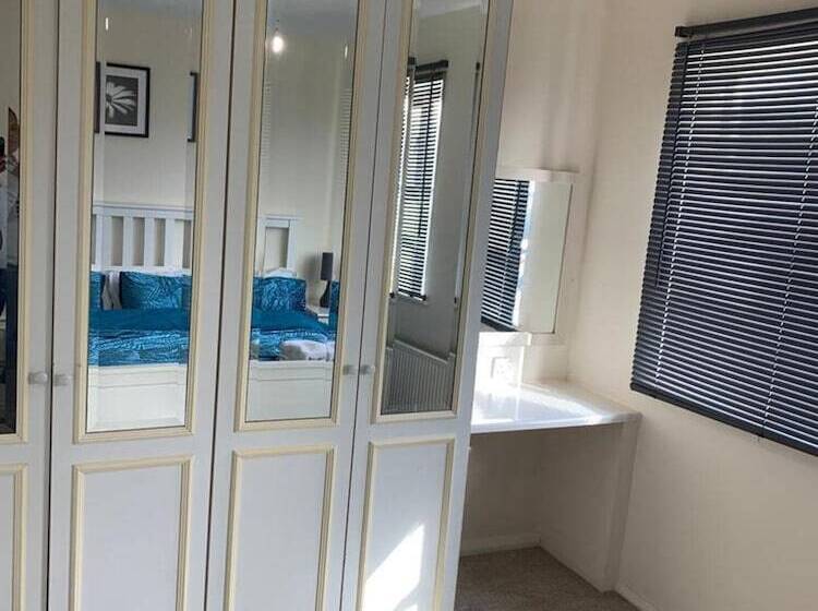 레지던스 Charming 2 Bed House In London