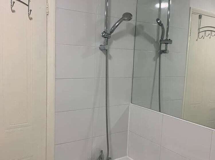 레지던스 Charming 2 Bed House In London