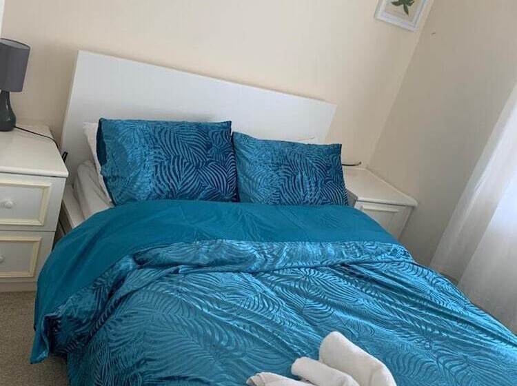 레지던스 Charming 2 Bed House In London