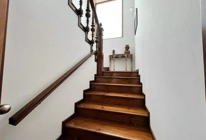 レジデンス Stunning 4 Bed House