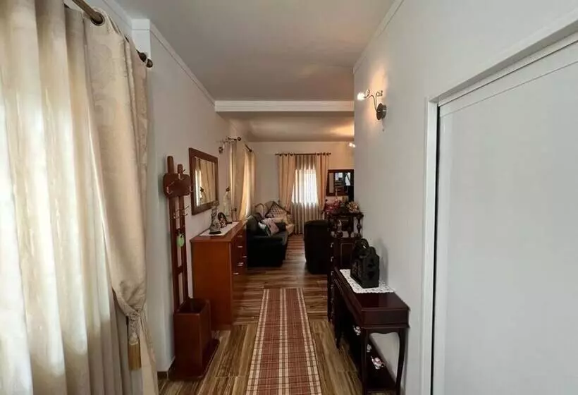 レジデンス Stunning 4 Bed House